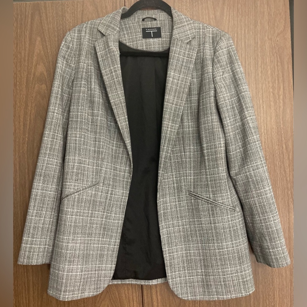Women’s grey blazer